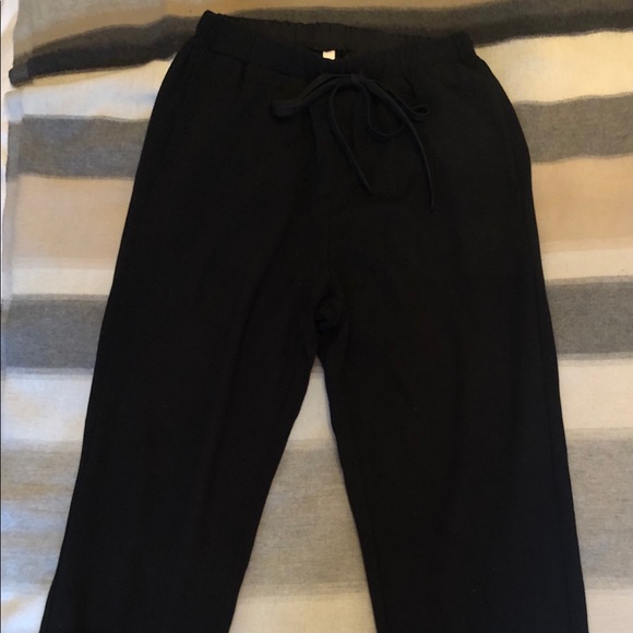 Aritzia - Babaton Black pants - Picture 5 of 6